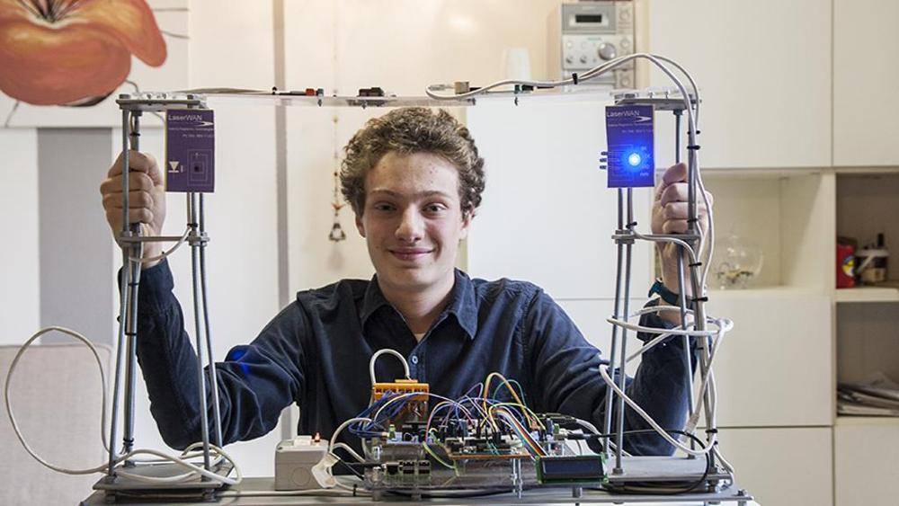 16 anni italiano inventa laserwan connessine rapida laser senza fili ultrarapida